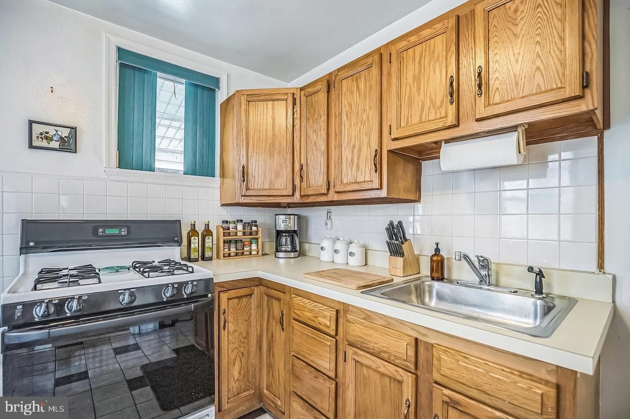 2914 S Sydenham Street photo 19