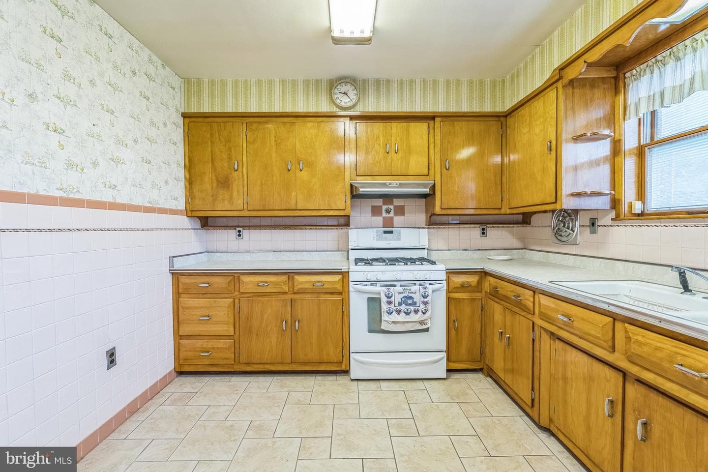 1718 Rhawn Street photo 19