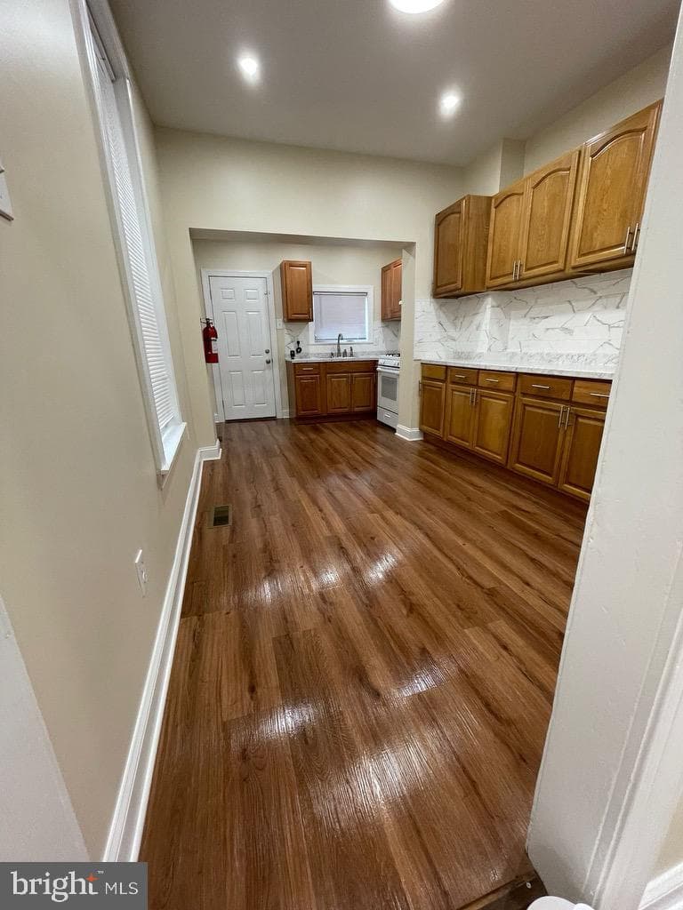 218 N Wanamaker Street photo 10