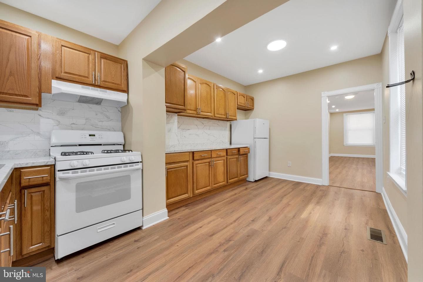218 N Wanamaker Street photo 12