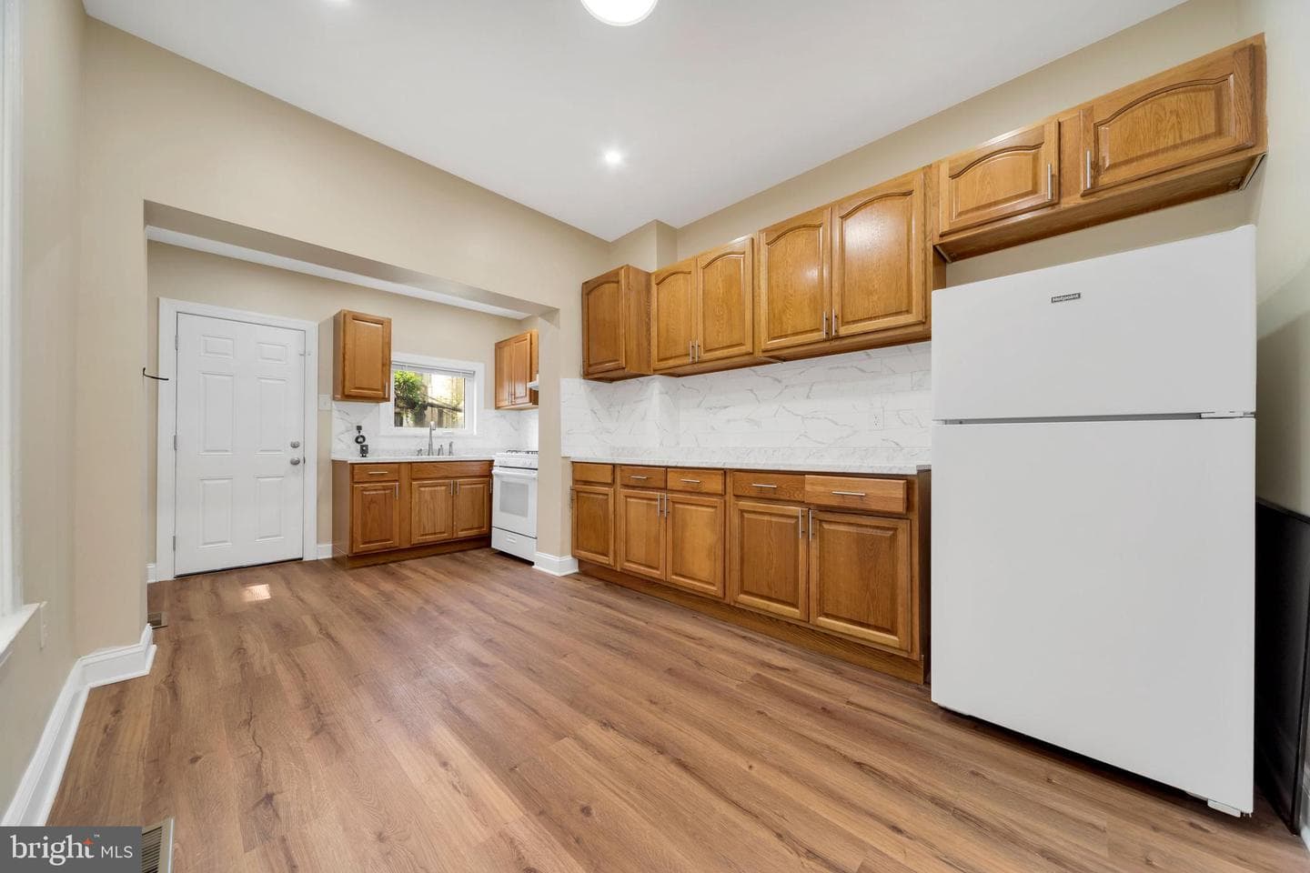 218 N Wanamaker Street photo 15