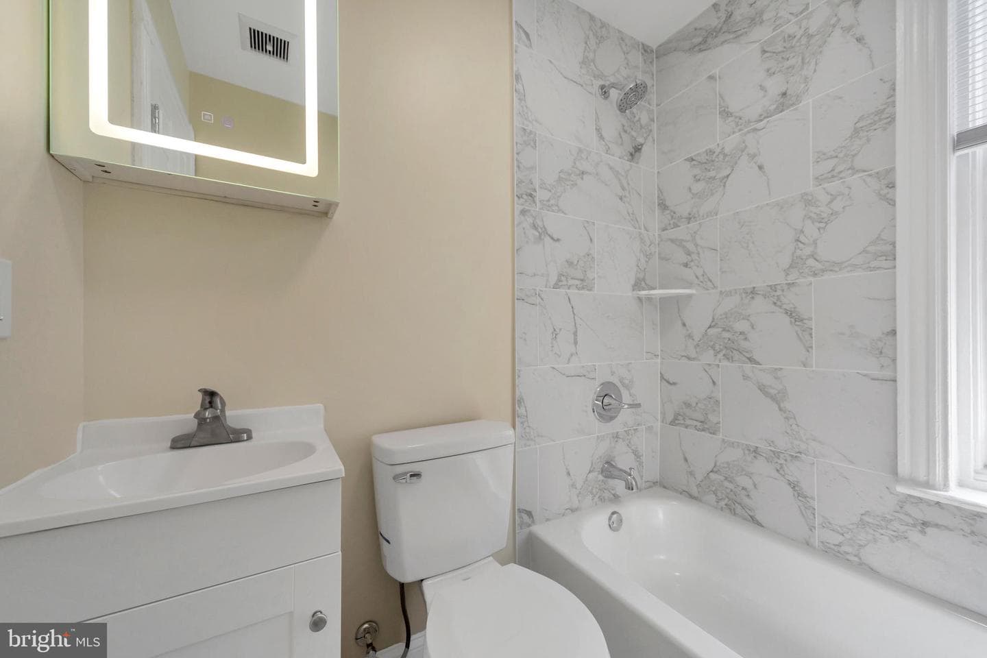 218 N Wanamaker Street photo 32