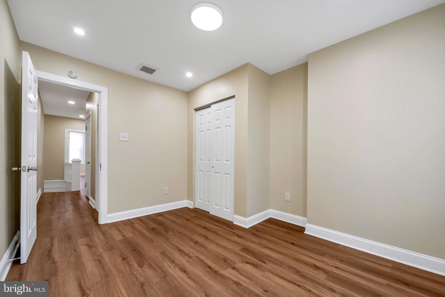218 N Wanamaker Street photo 37