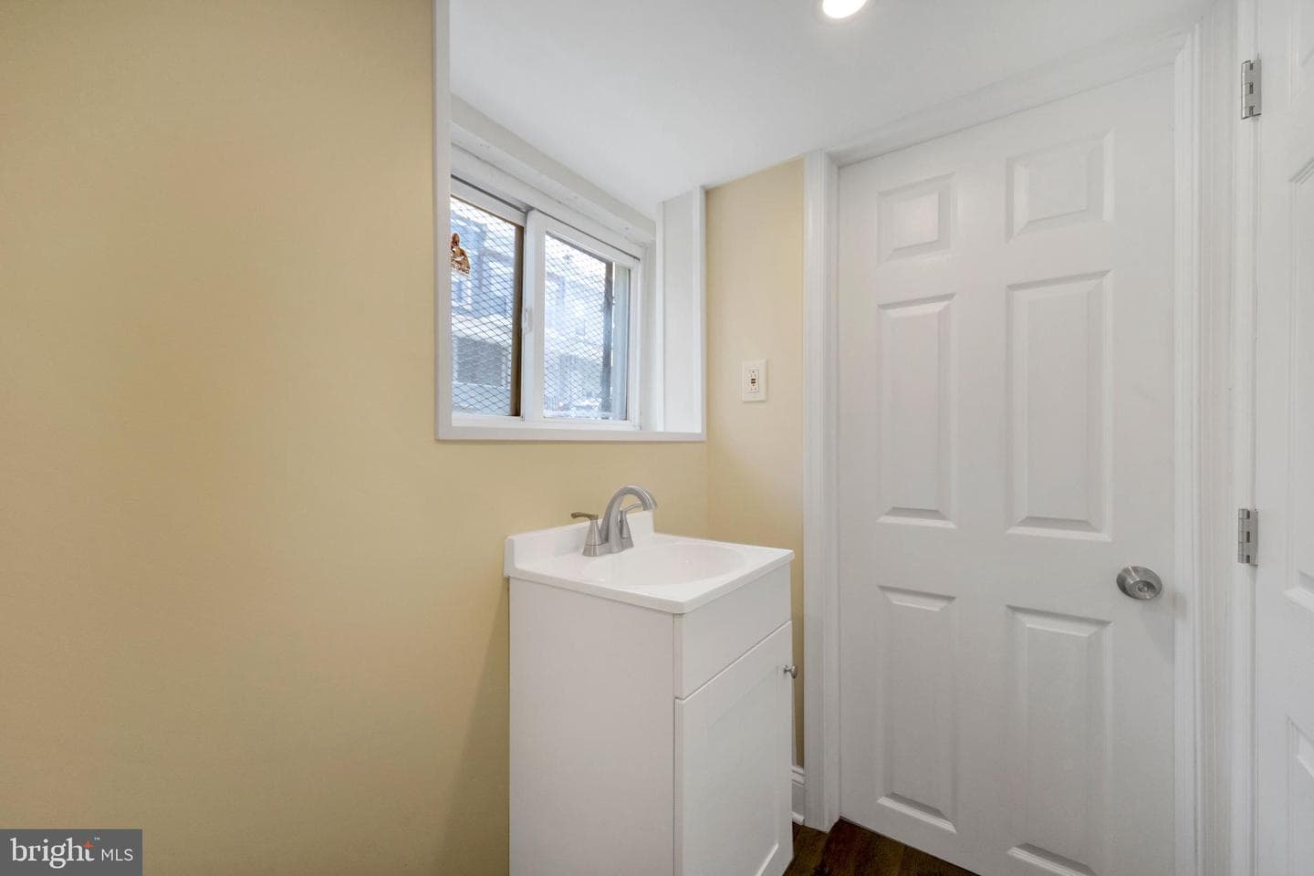 218 N Wanamaker Street photo 48