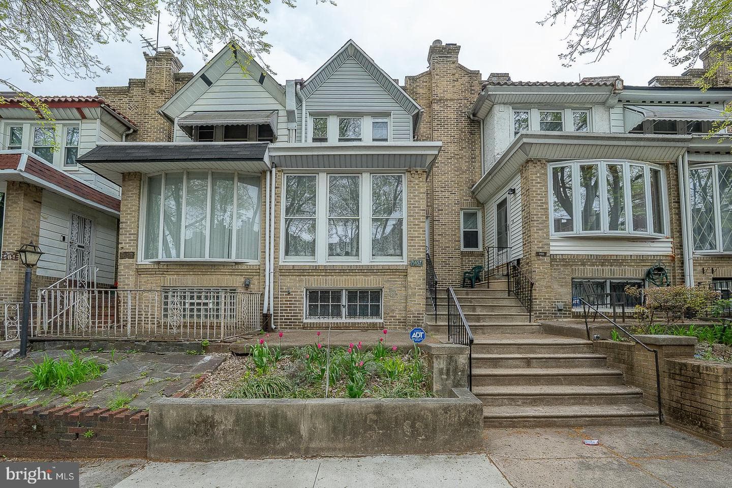 5457 Morse Street photo 2