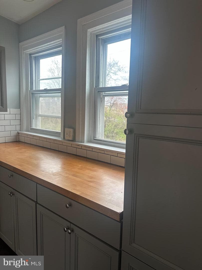 2245 Ruffner Street photo 5