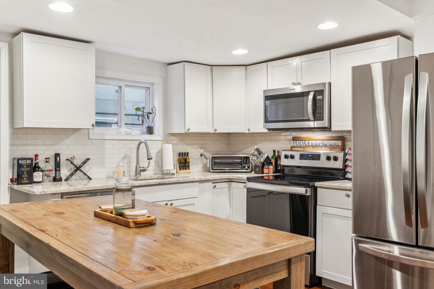2324 Greenwich Street photo 10