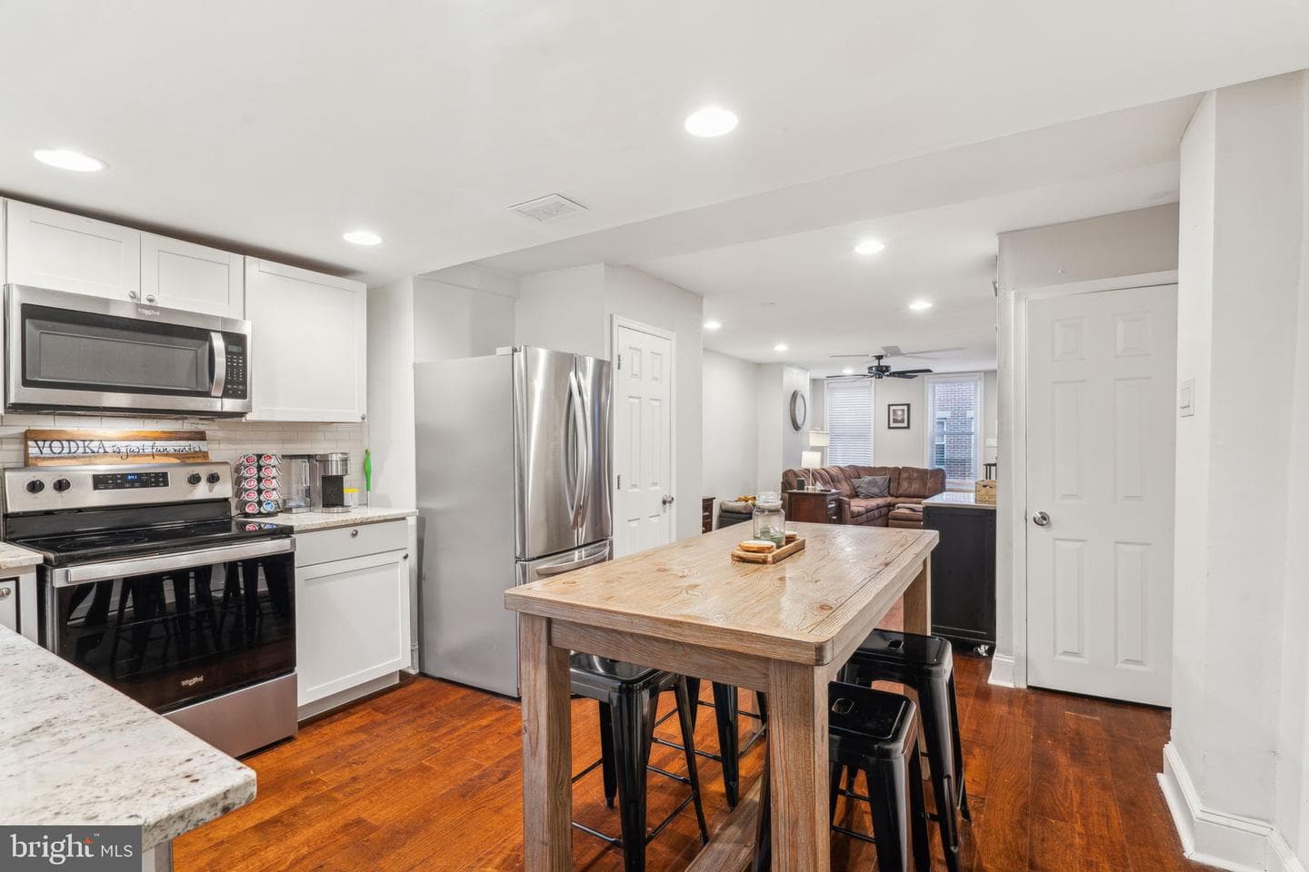 2324 Greenwich Street photo 13