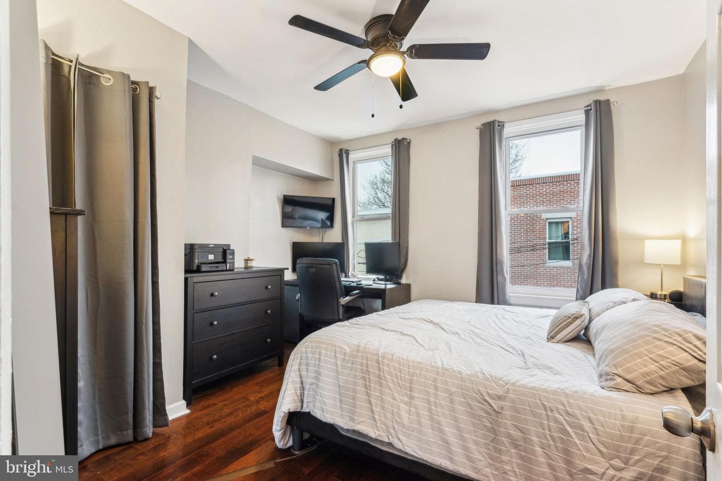 2324 Greenwich Street photo 18