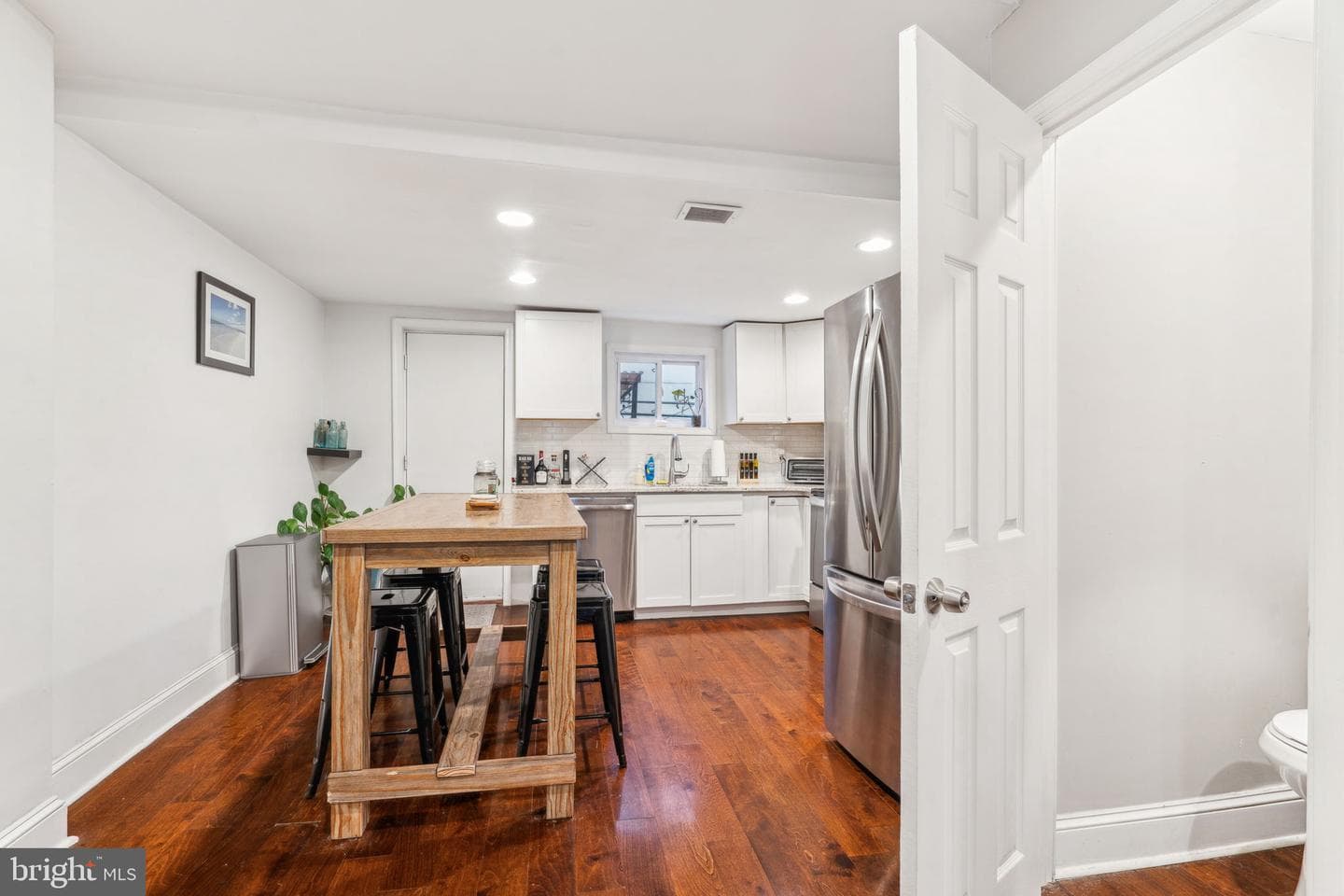 2324 Greenwich Street photo 6