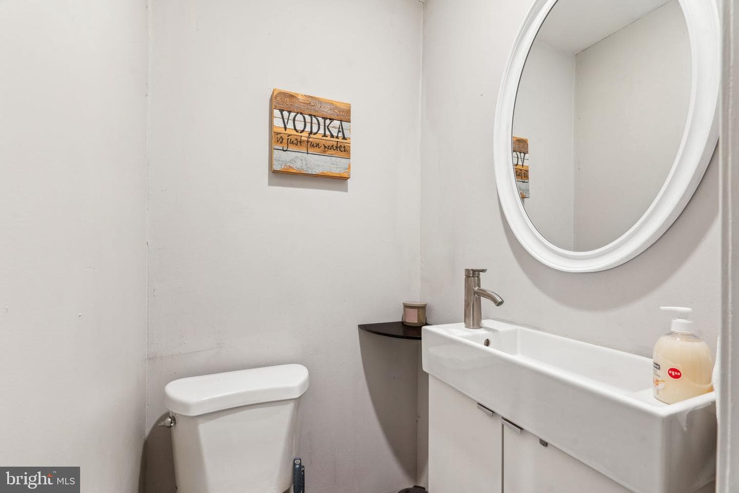 2324 Greenwich Street photo 7