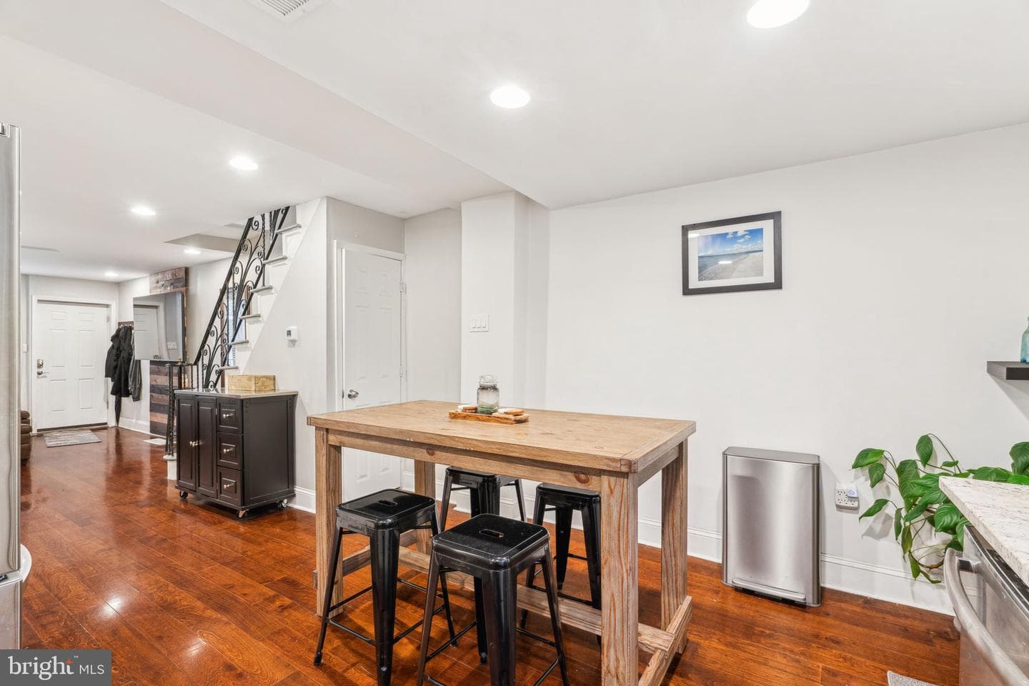 2324 Greenwich Street photo 8