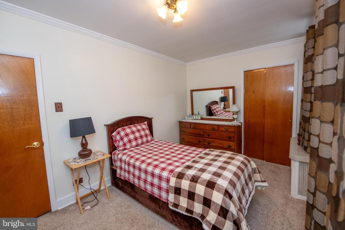 2740 Pratt Street photo 30