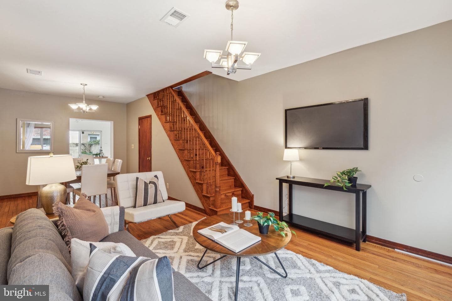 148 Watkins Street photo 5