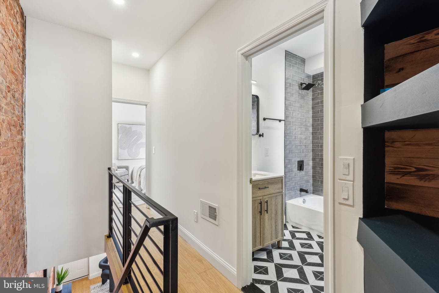 2414 S Warnock Street photo 19