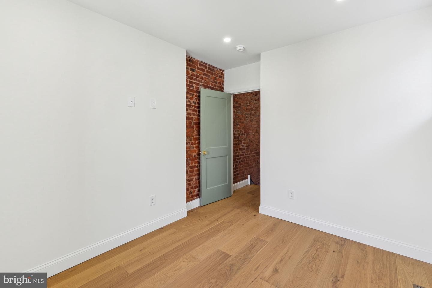 2414 S Warnock Street photo 27