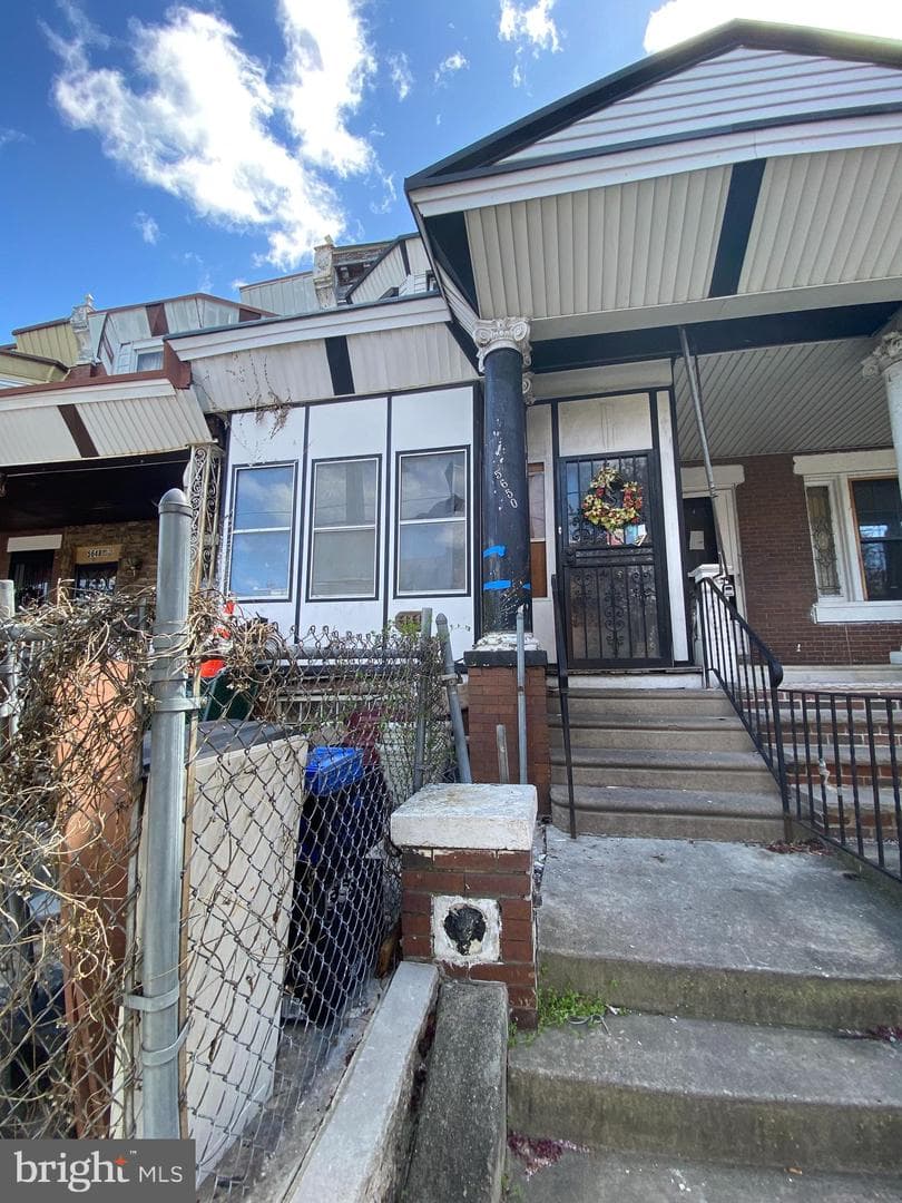 5650 Whitby Avenue photo 1