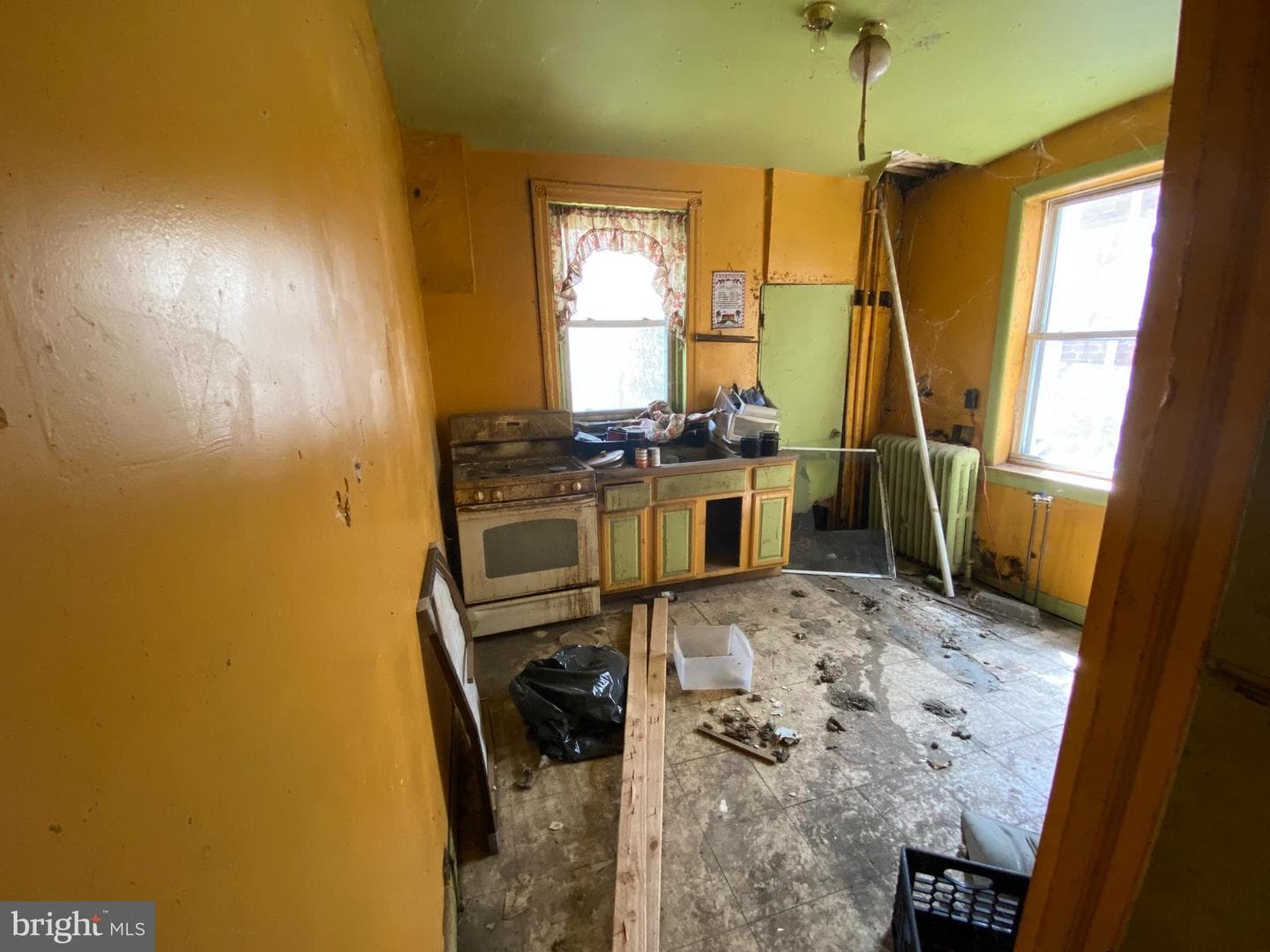 5650 Whitby Avenue photo 6