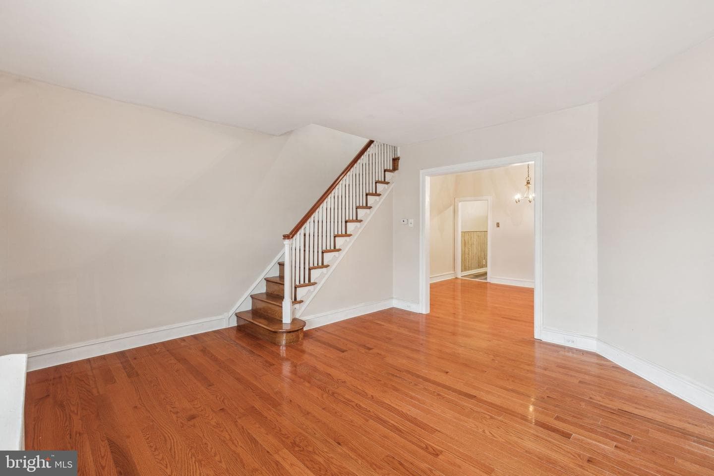 228 W Champlost Street photo 3