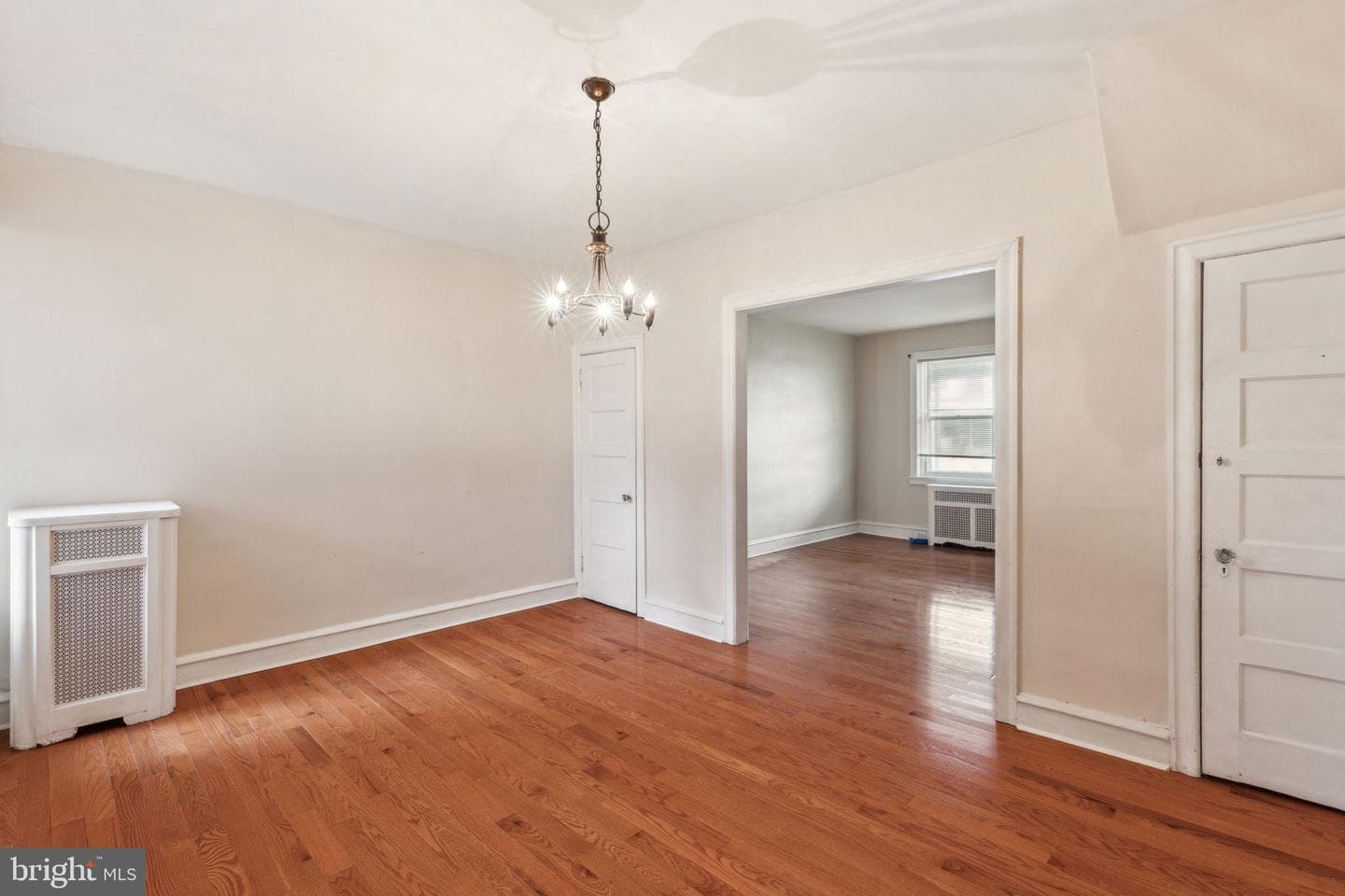 228 W Champlost Street photo 4
