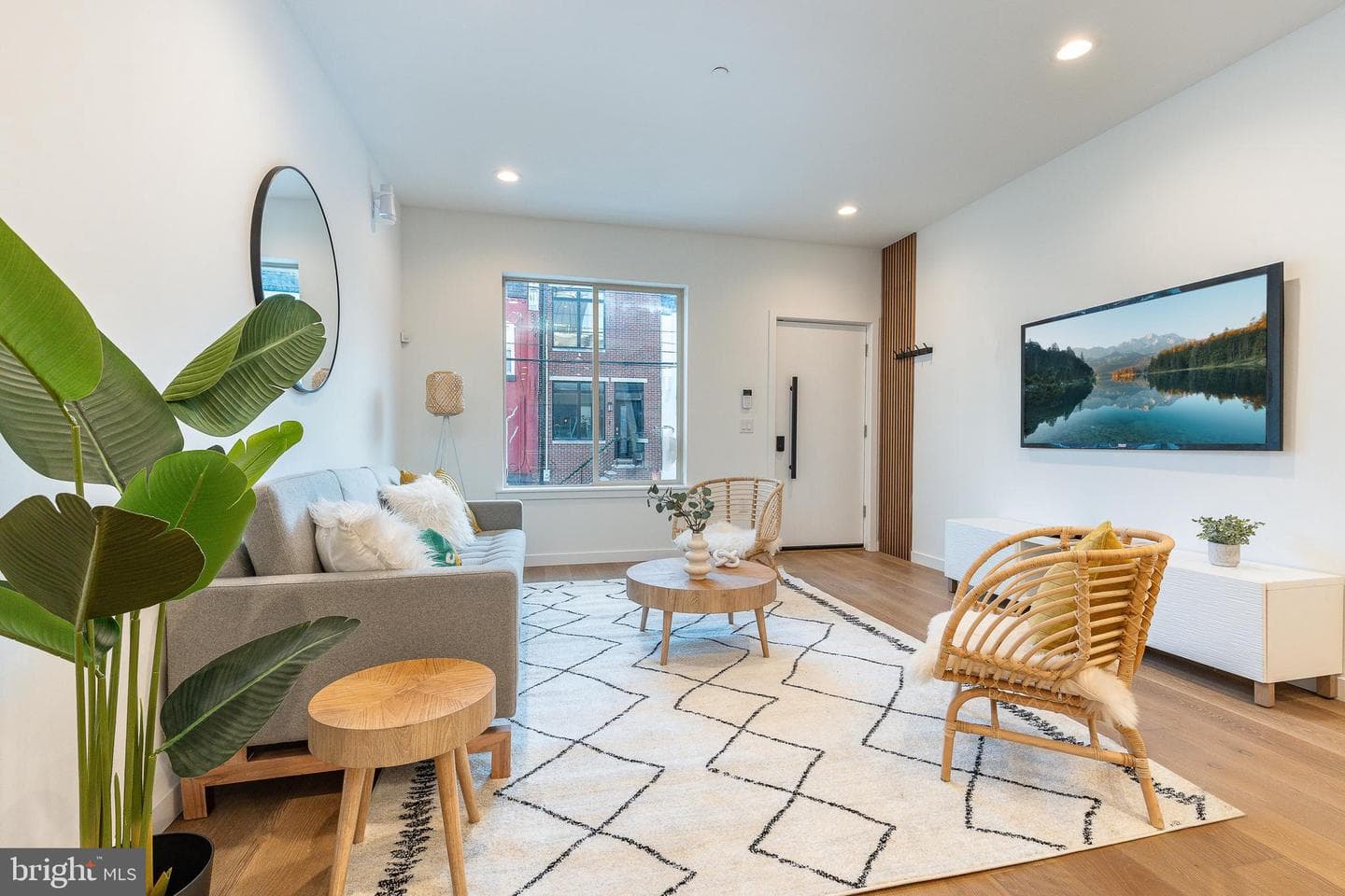 2925 W Master Street photo 18