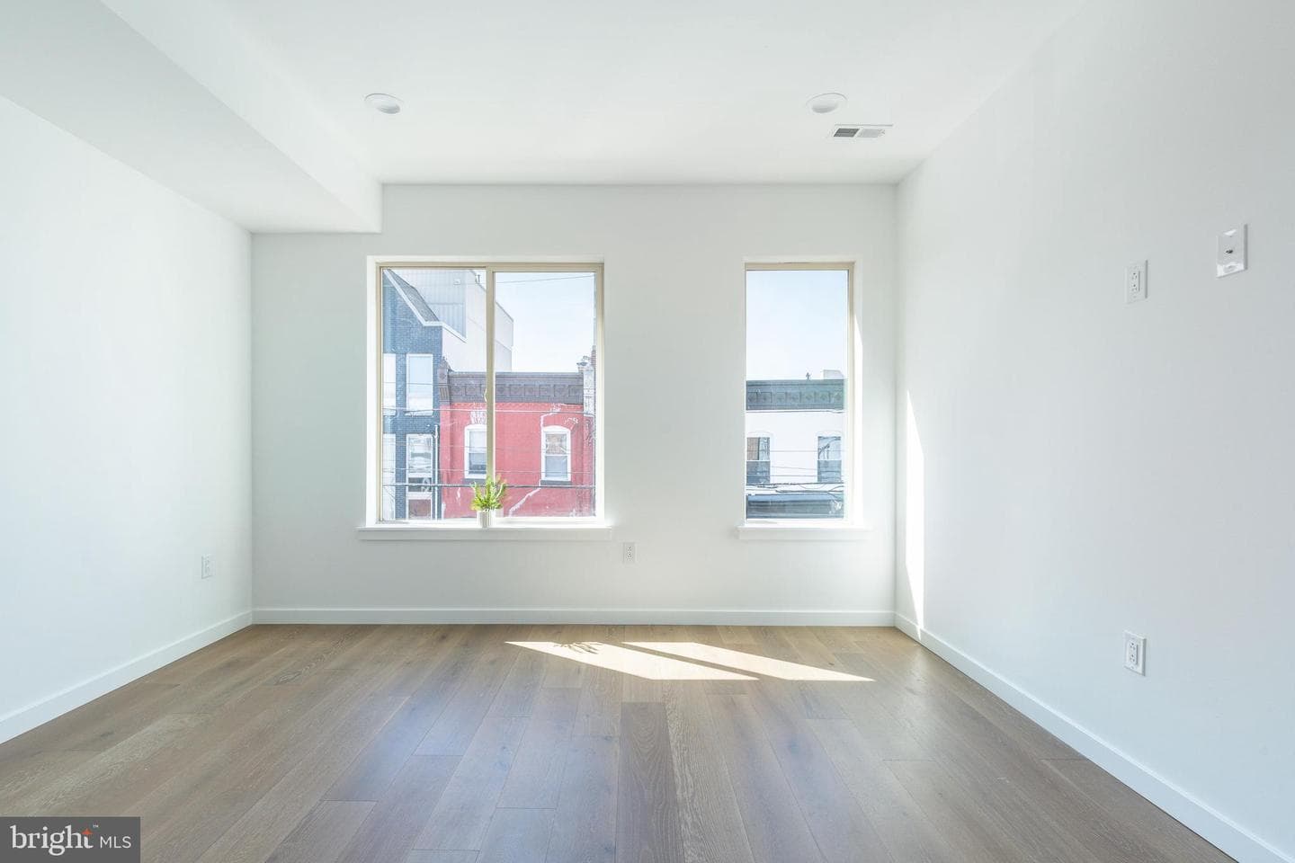 2925 W Master Street photo 27