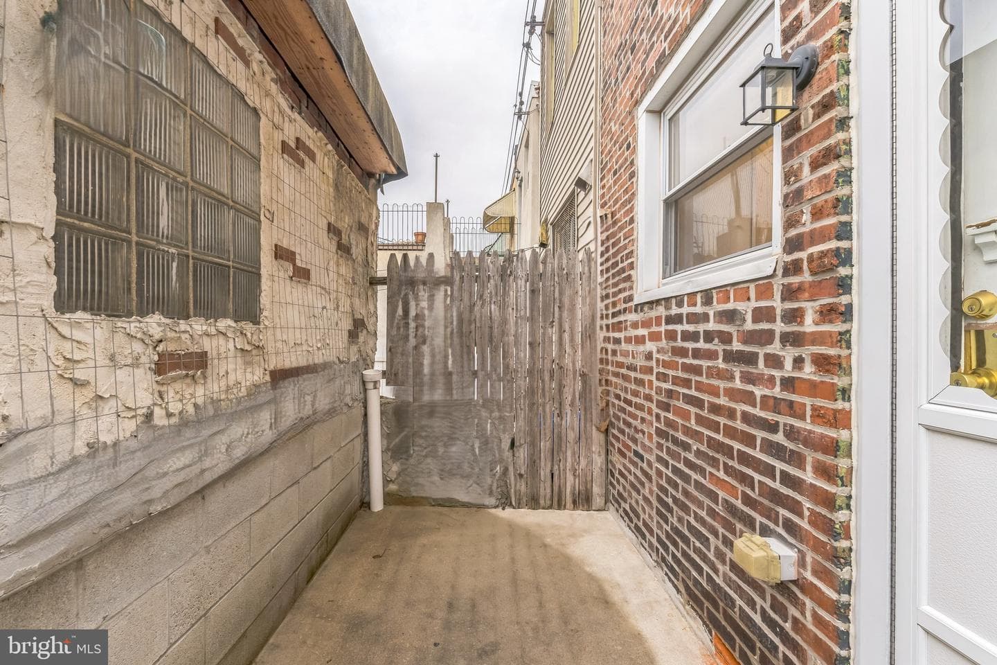2122 S Lambert Street photo 29