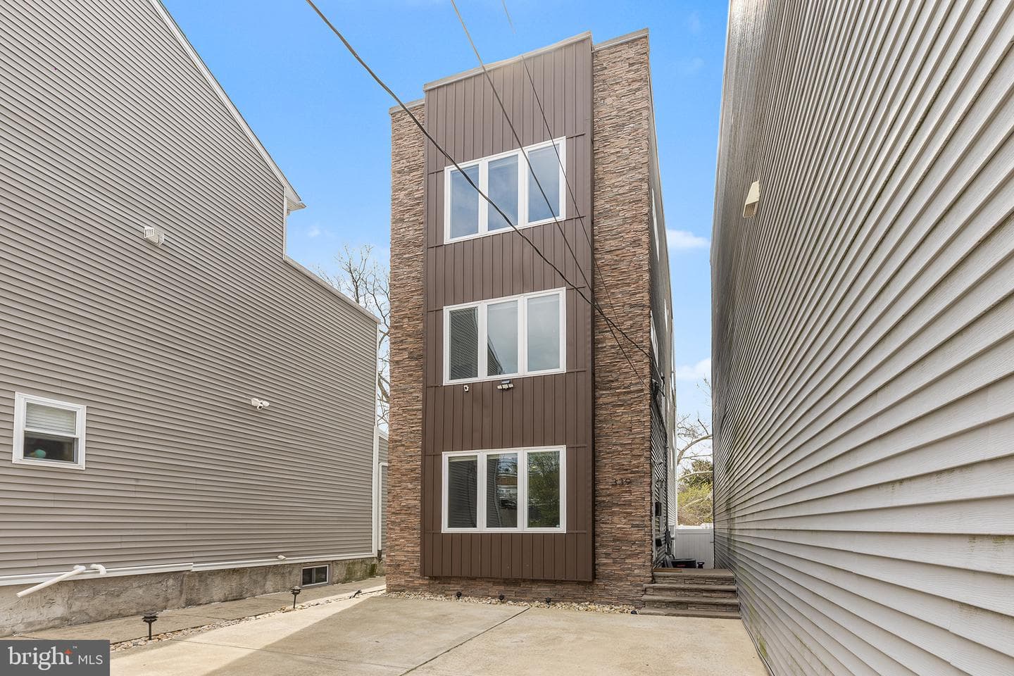 339 Delmar Street photo 1