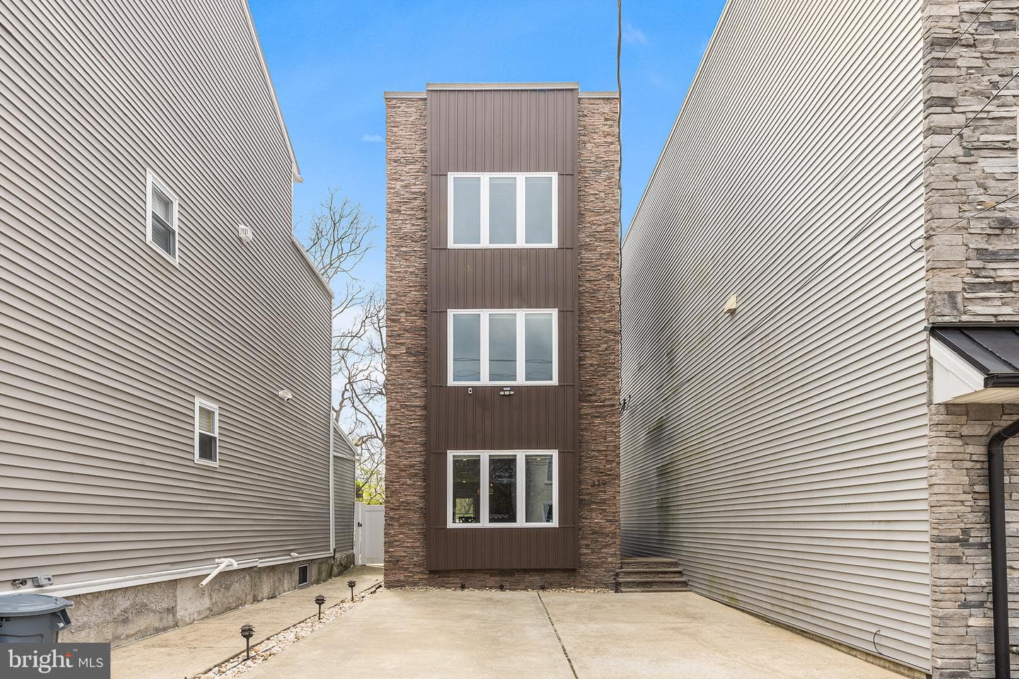 339 Delmar Street photo 35