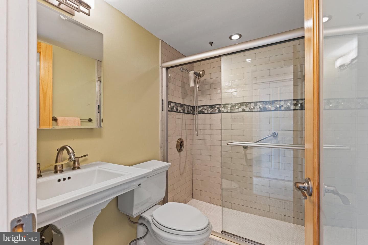 1919 Chestnut Street #718 photo 17