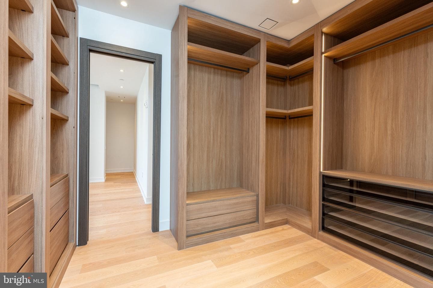 223 S 6th Street #701 photo 32