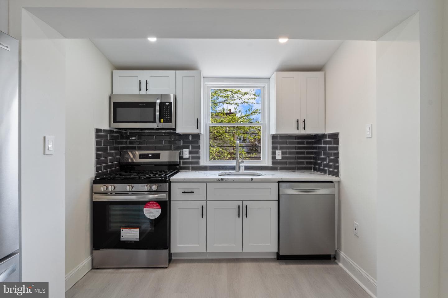 6147 Algard Street photo 11