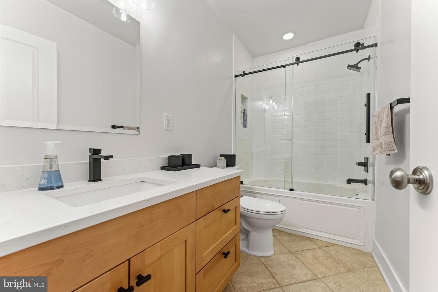 1530 Bainbridge Street photo 15