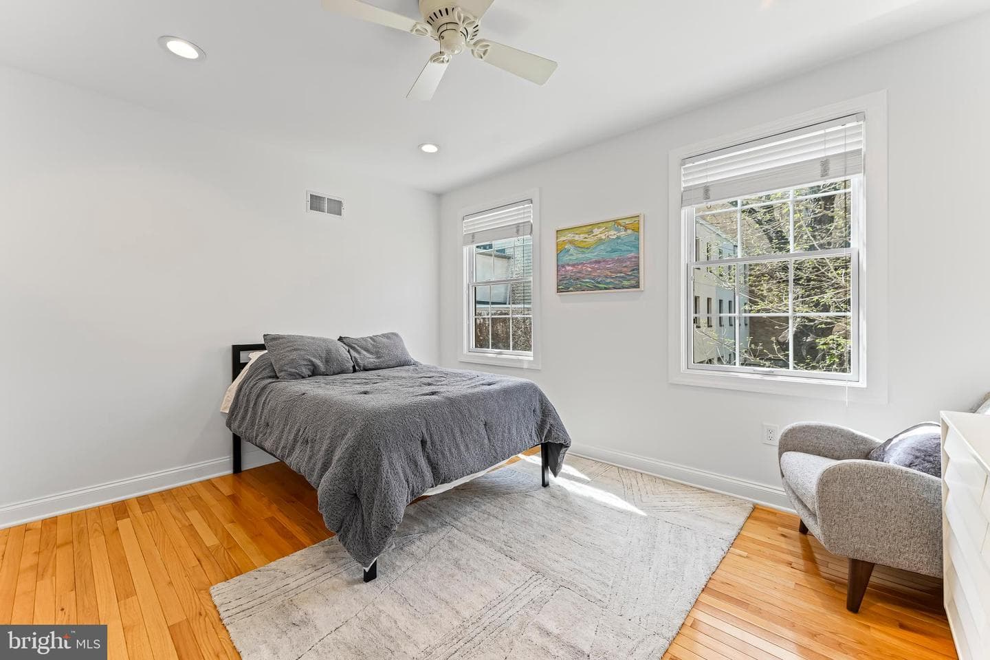 1530 Bainbridge Street photo 16