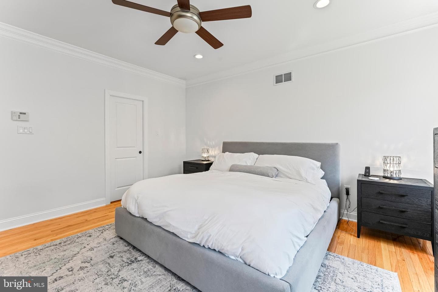 1530 Bainbridge Street photo 22