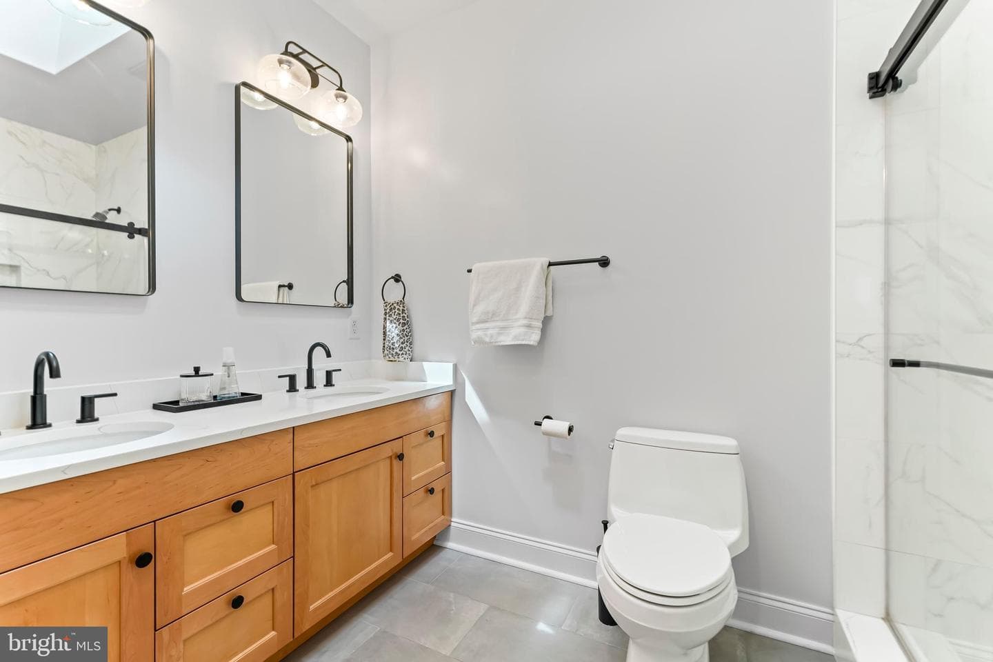 1530 Bainbridge Street photo 23