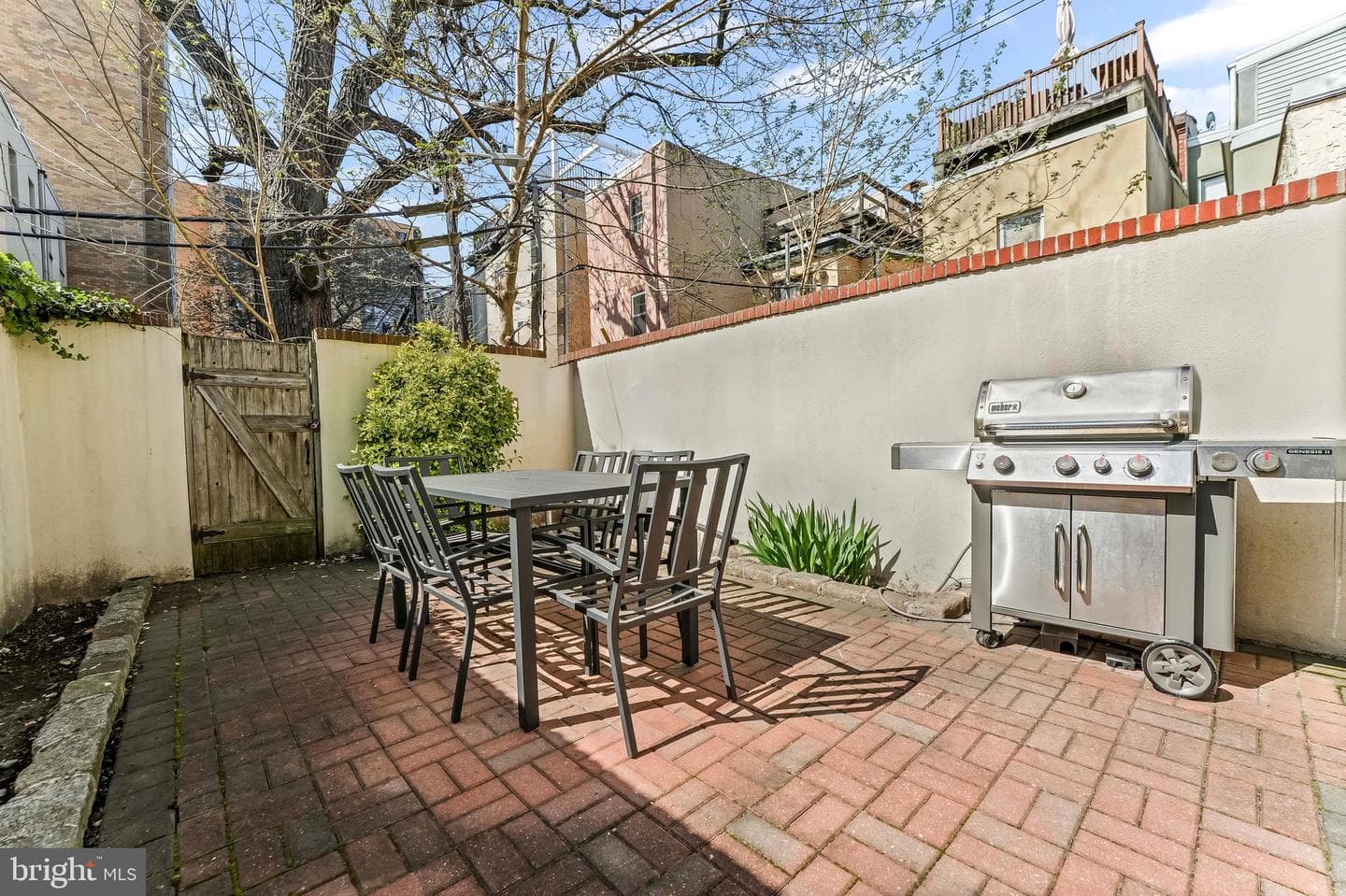 1530 Bainbridge Street photo 31