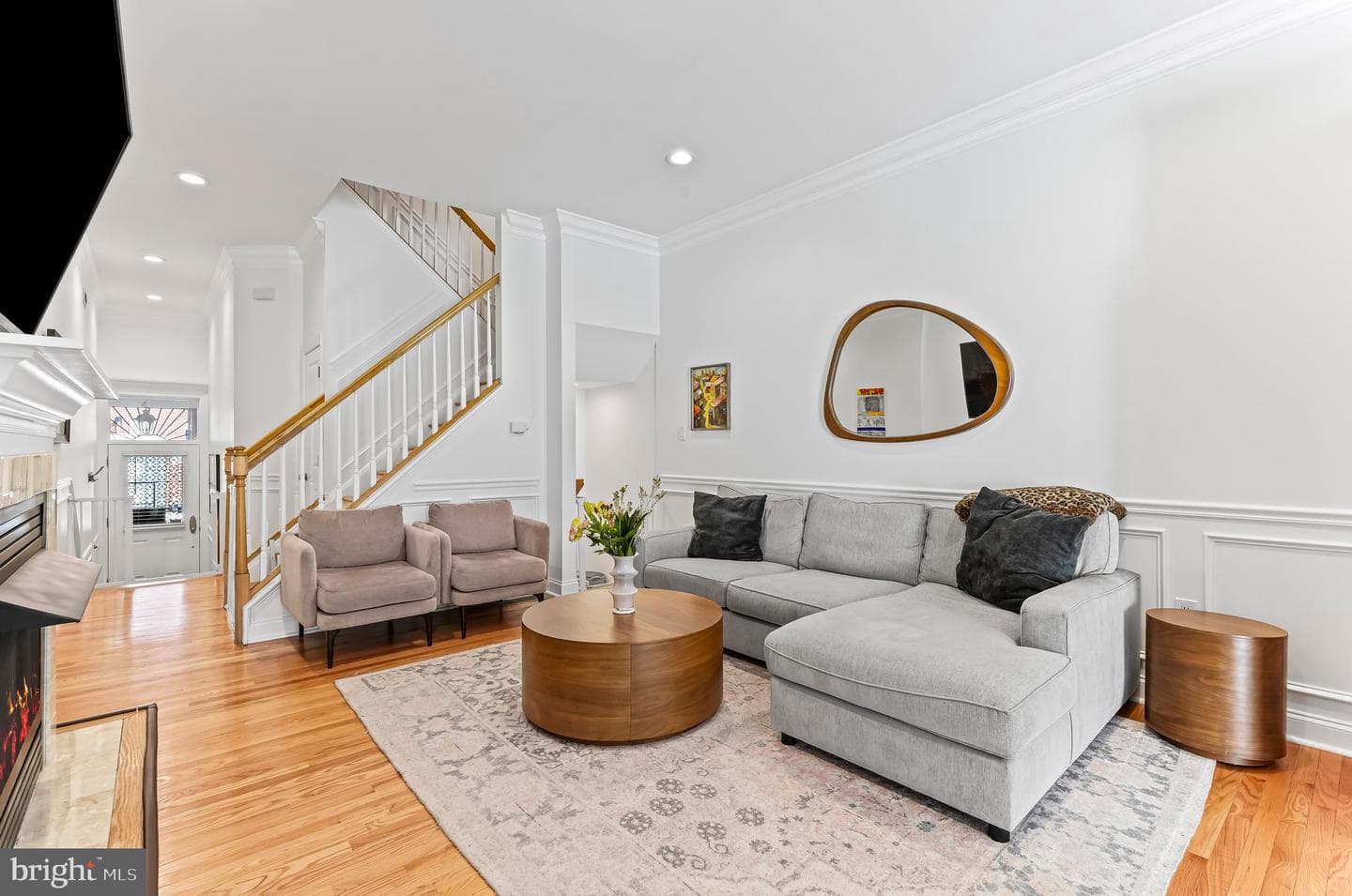 1530 Bainbridge Street photo 5