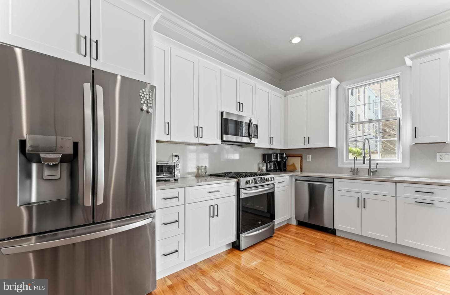1530 Bainbridge Street photo 8