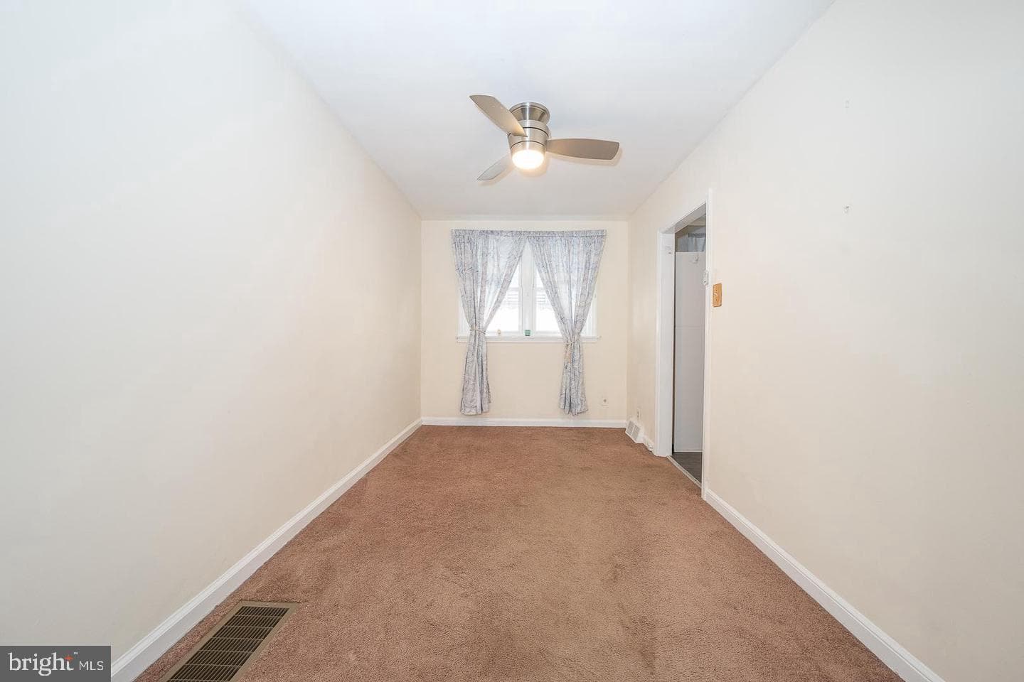8022 Moro Street photo 11