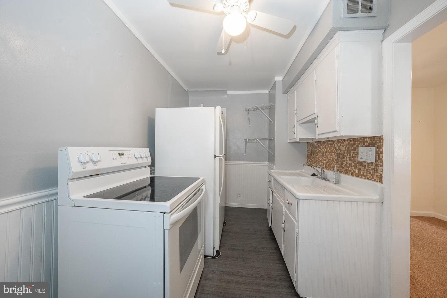 8022 Moro Street photo 13
