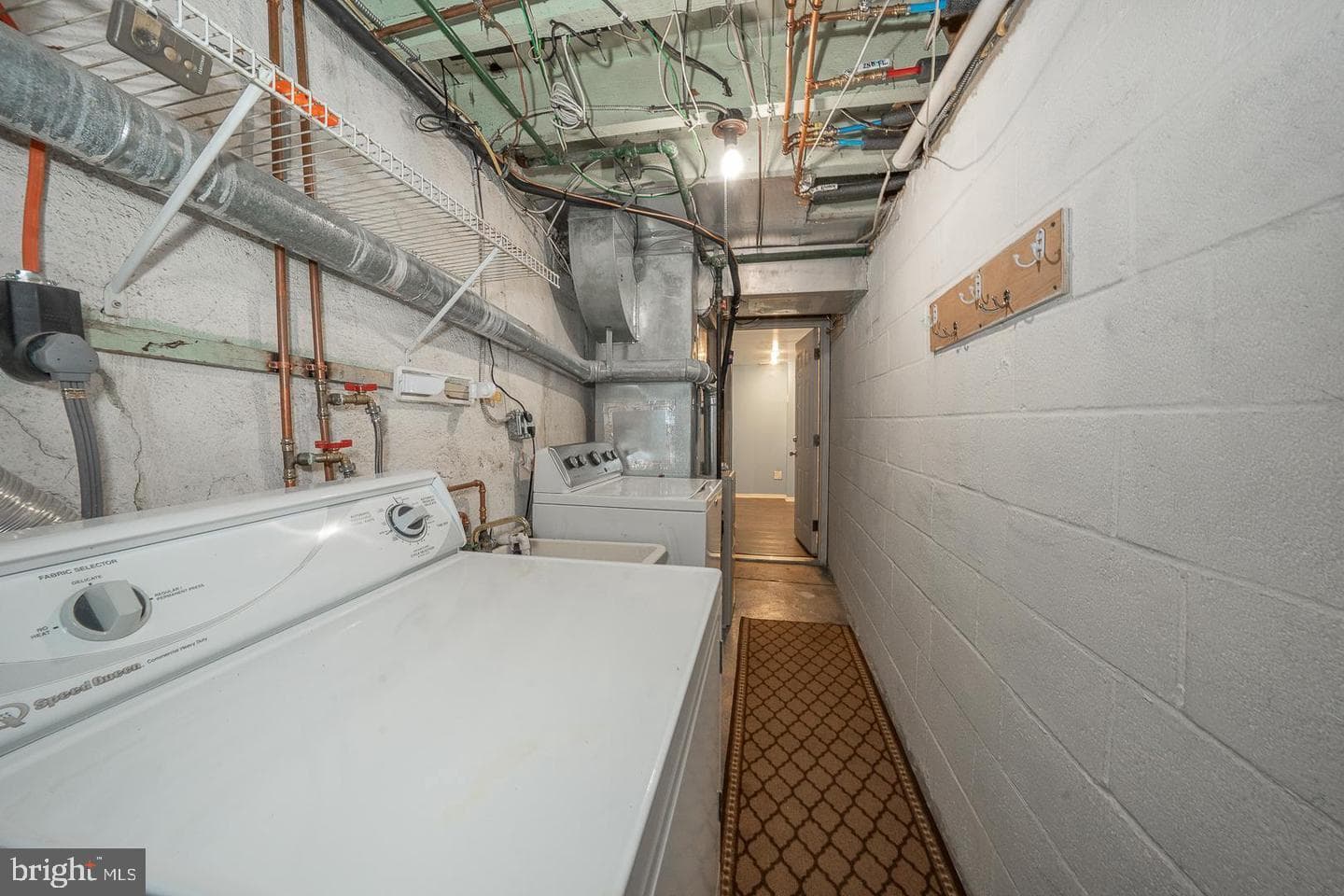 8022 Moro Street photo 24