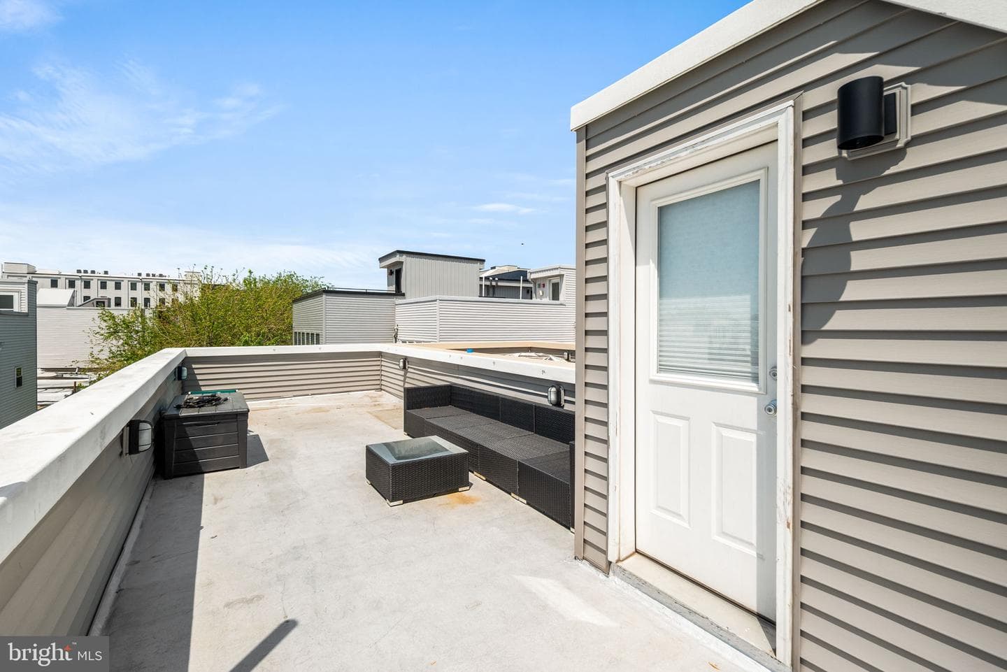 2334 Emerald Street photo 27