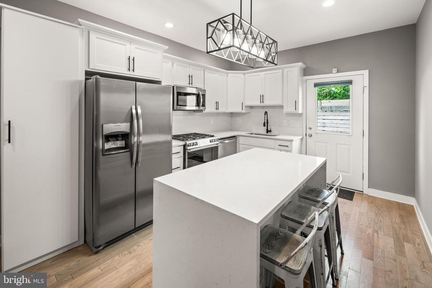 2334 Emerald Street photo 8