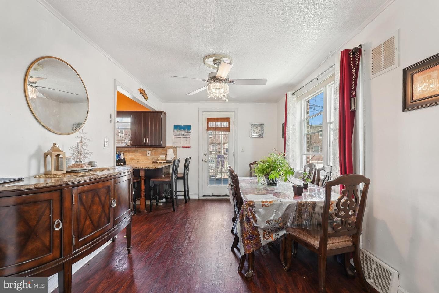 1131 Fanshawe Street photo 11