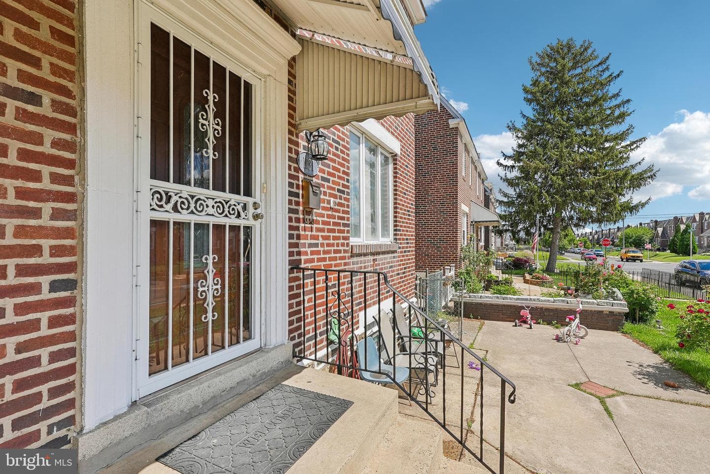 1131 Fanshawe Street photo 6