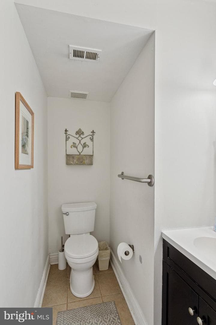 8230 Dorcas Street photo 10
