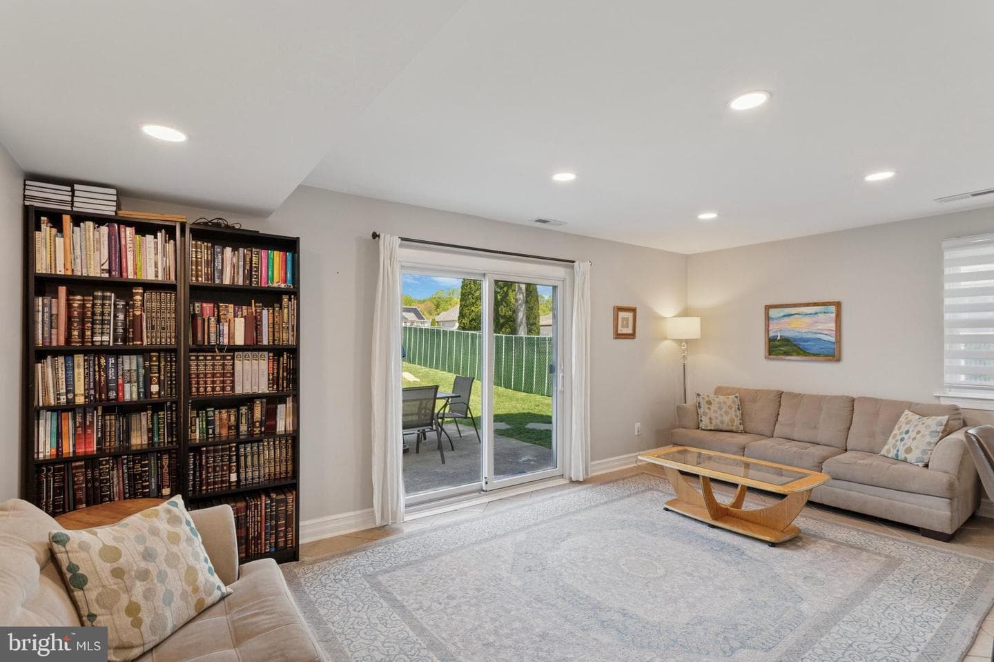 8230 Dorcas Street photo 9