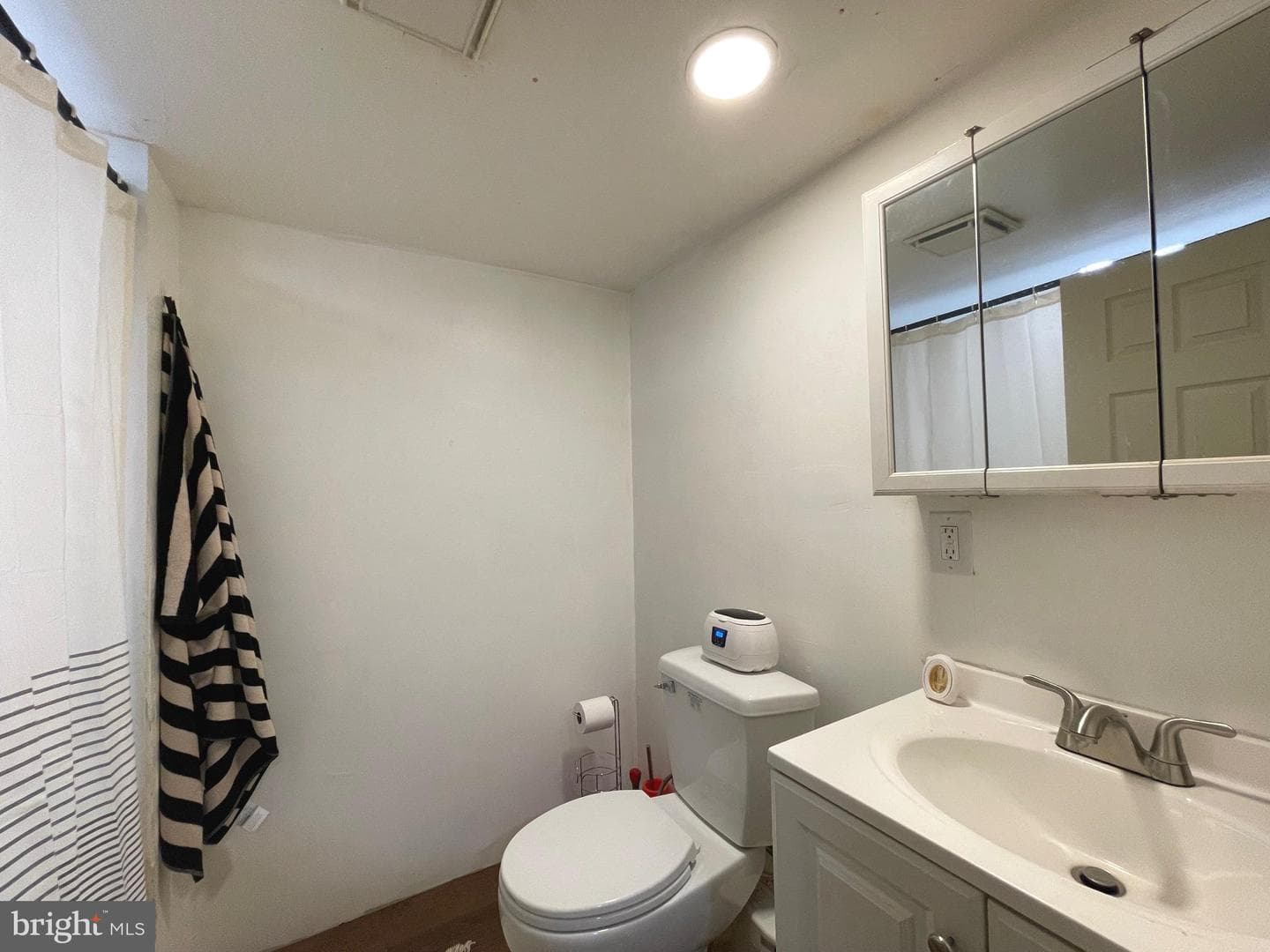 7039 Walker Street photo 17