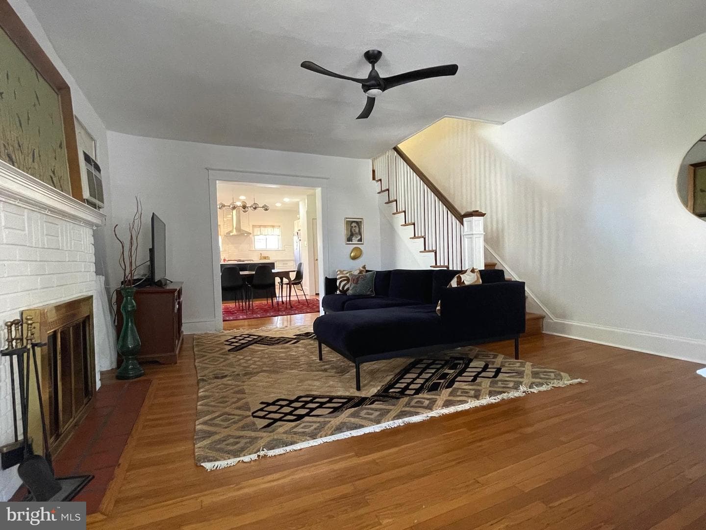 7039 Walker Street photo 5